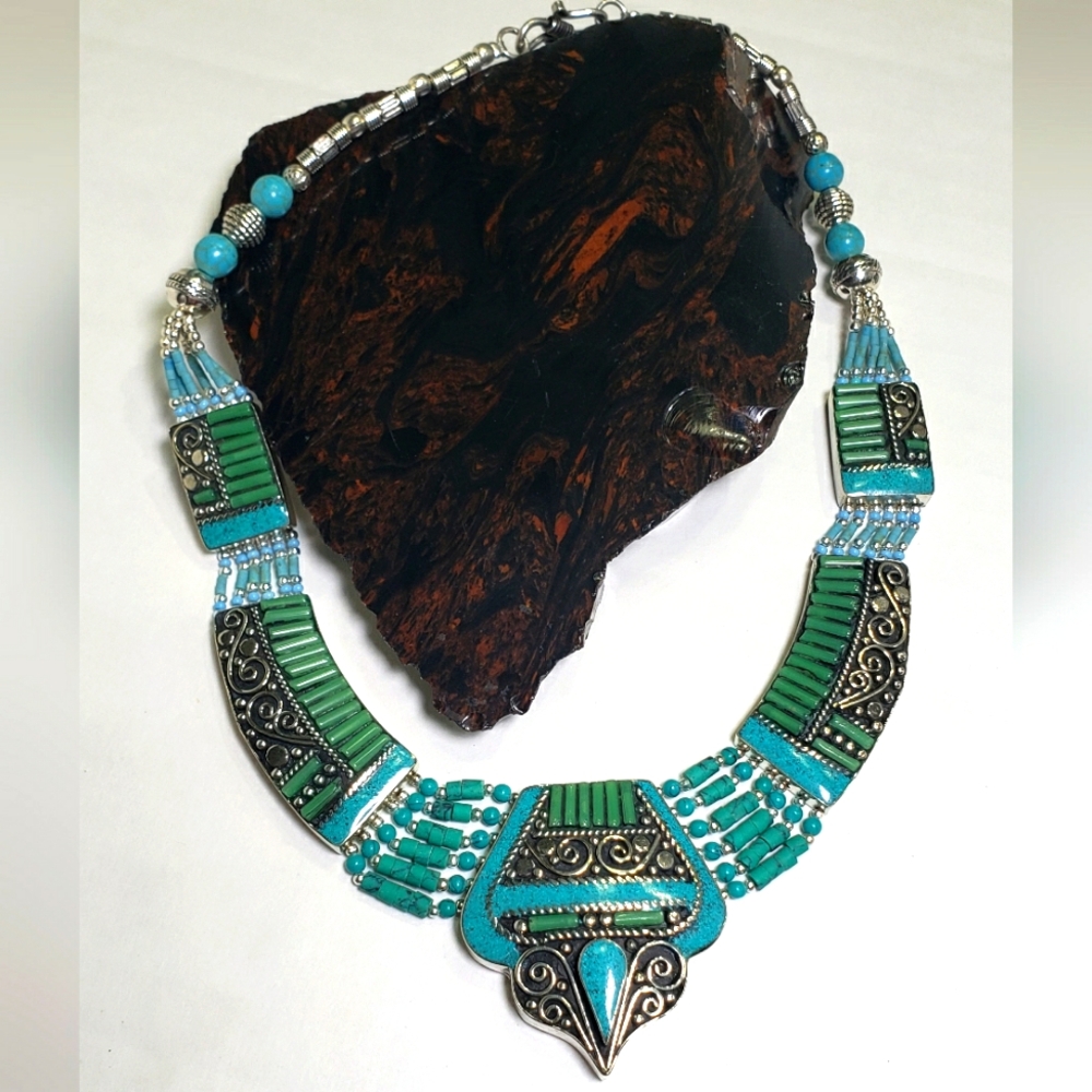 Nepal necklace with natural stone